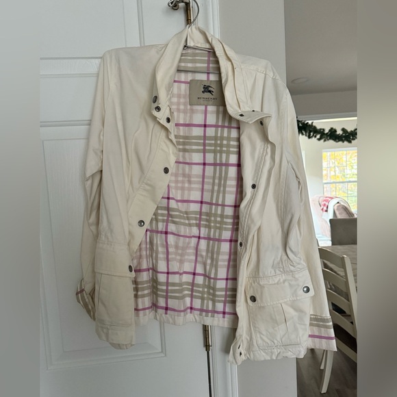 Burberry rain jacket. Hood is missing. Jacket is in like new condition. - Picture 6 of 7